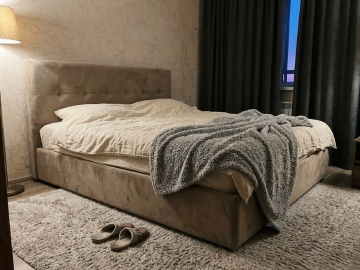 Двуспальная кровать Diana