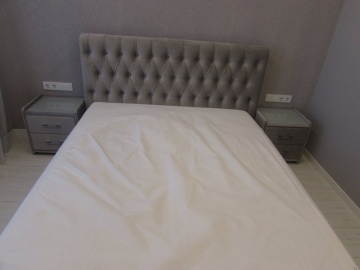 Мягкая двуспальная кровать Goya