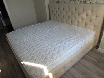 Мягкая двуспальная кровать Adel