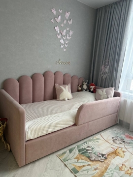 Мягкая детская кровать Shella