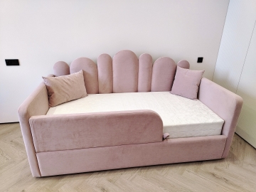 Мягкая детская кровать Shella